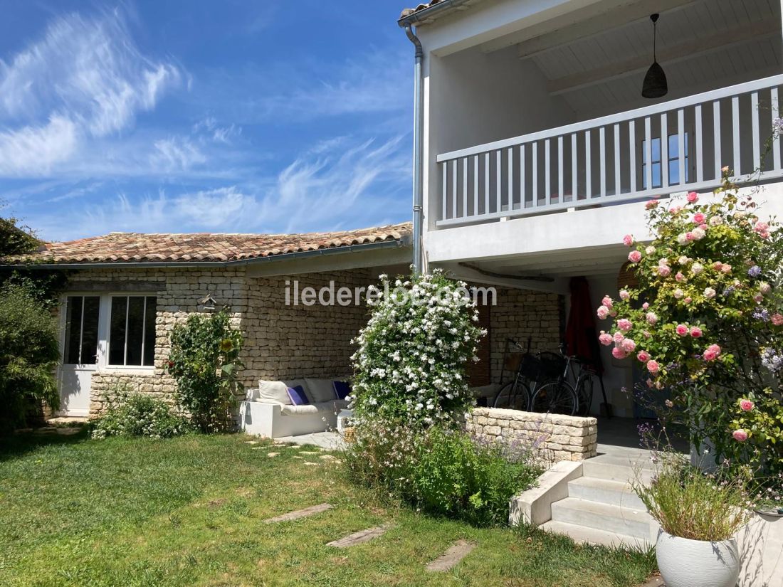 Photo 8: An accomodation located in Sainte-Marie-de-Ré on ile de Ré.
