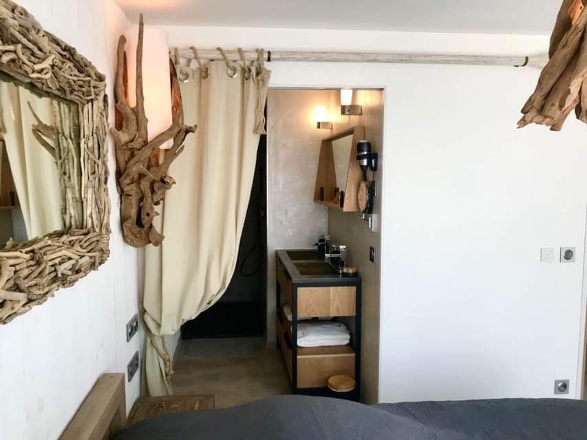 Photo 33: An accomodation located in Saint-Martin-de-Ré on ile de Ré.