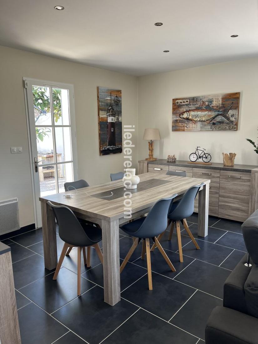 Photo 8: An accomodation located in La Couarde-sur-mer on ile de Ré.