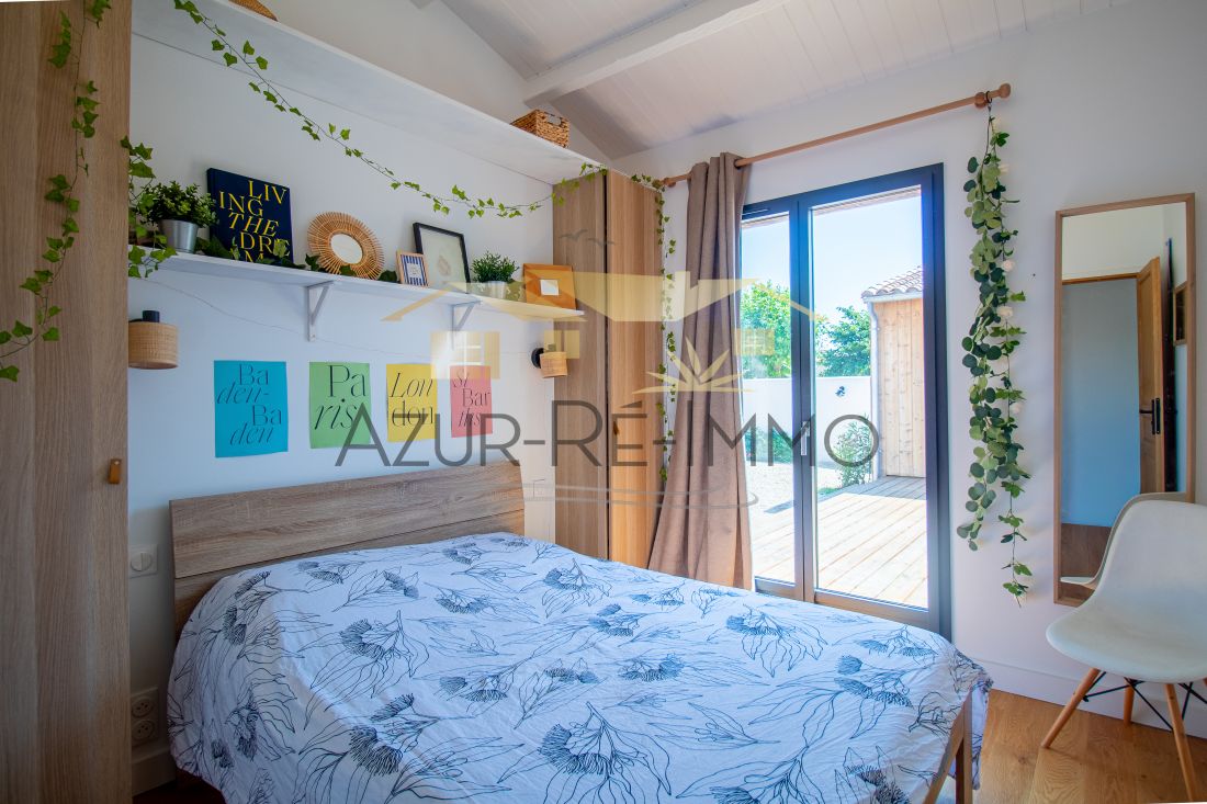 Photo 11: An accomodation located in Le Bois-Plage-en-R&eacute; on ile de R&eacute;.
