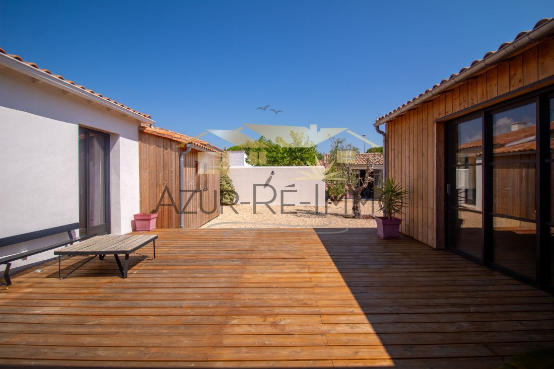 Photo 6: An accomodation located in Le Bois-Plage-en-R&eacute; on ile de R&eacute;.