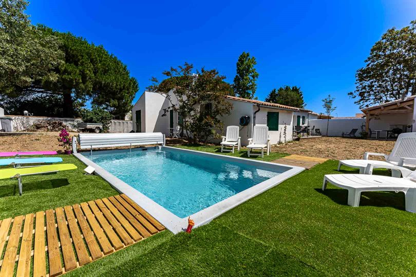 Photo 8: An accomodation located in Le Bois-Plage-en-Ré on ile de Ré.