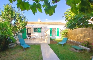 Ile de Ré:The little barn