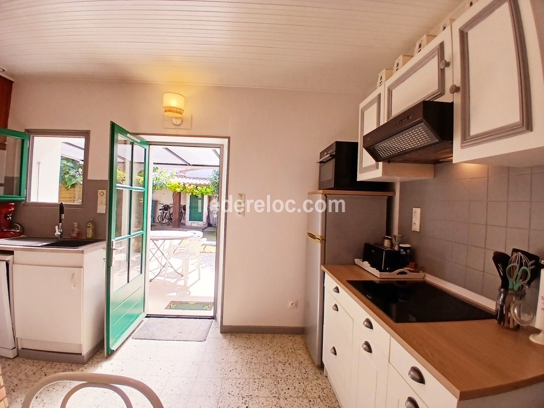 Photo 6: An accomodation located in Sainte-Marie-de-Ré on ile de Ré.