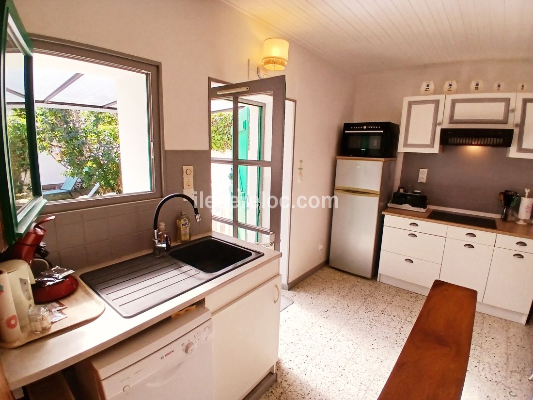 Photo 5: An accomodation located in Sainte-Marie-de-Ré on ile de Ré.