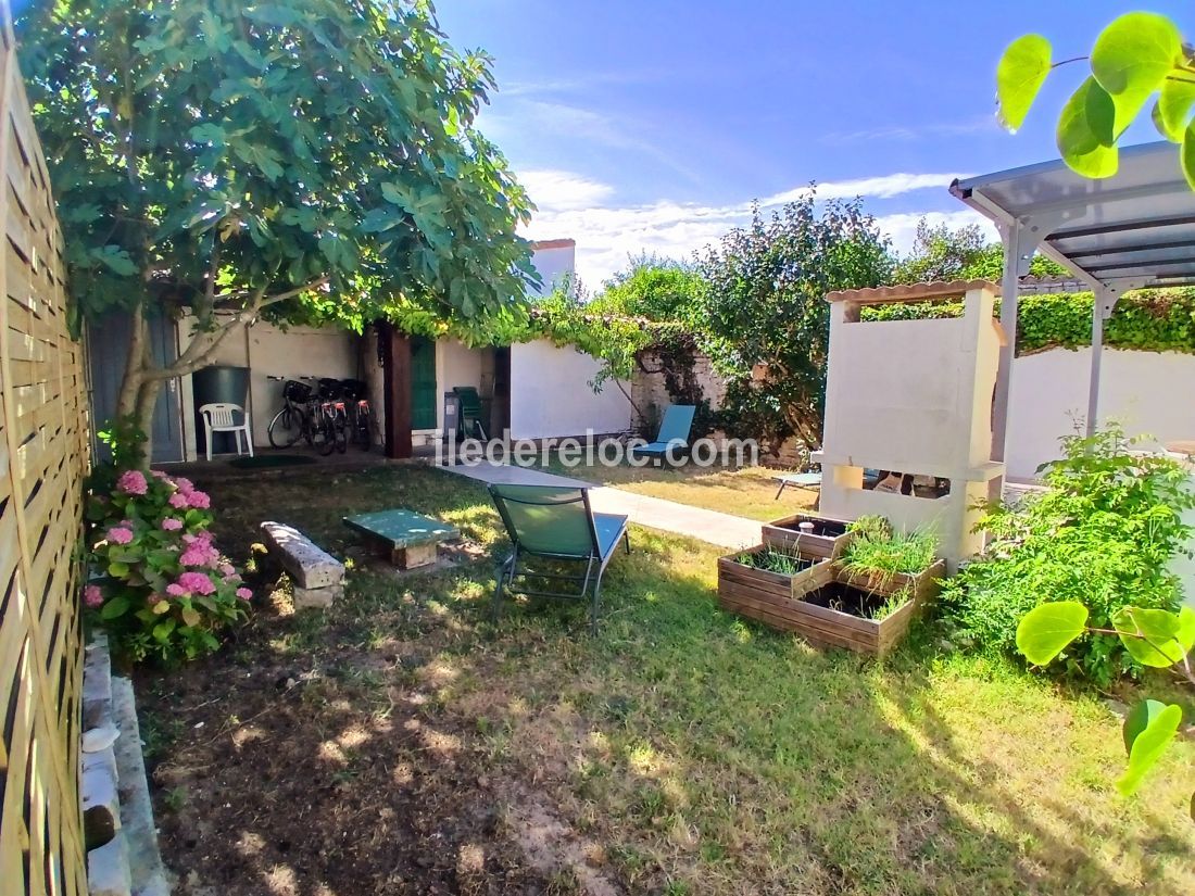 Photo 15: An accomodation located in Sainte-Marie-de-Ré on ile de Ré.