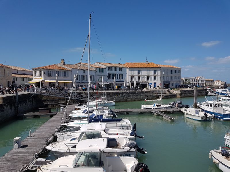 Photo 28: An accomodation located in La Flotte-en-Ré on ile de Ré.