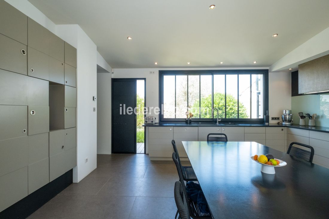 Photo 11: An accomodation located in La Couarde-sur-mer on ile de Ré.