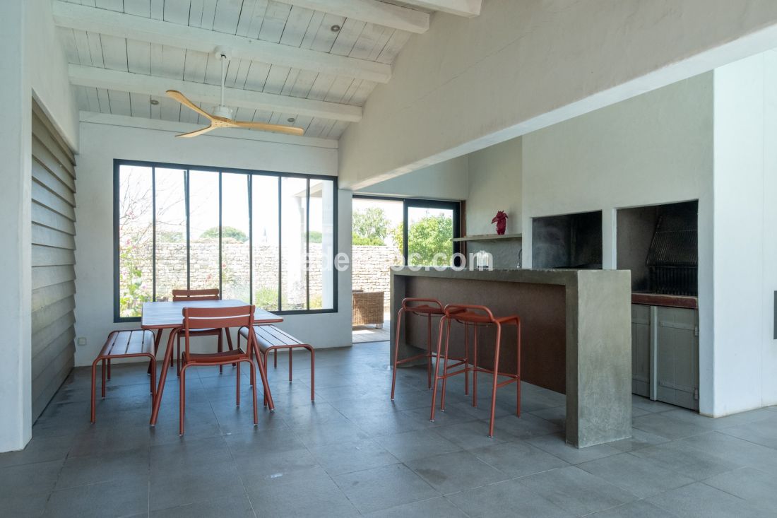 Photo 16: An accomodation located in La Couarde-sur-mer on ile de Ré.