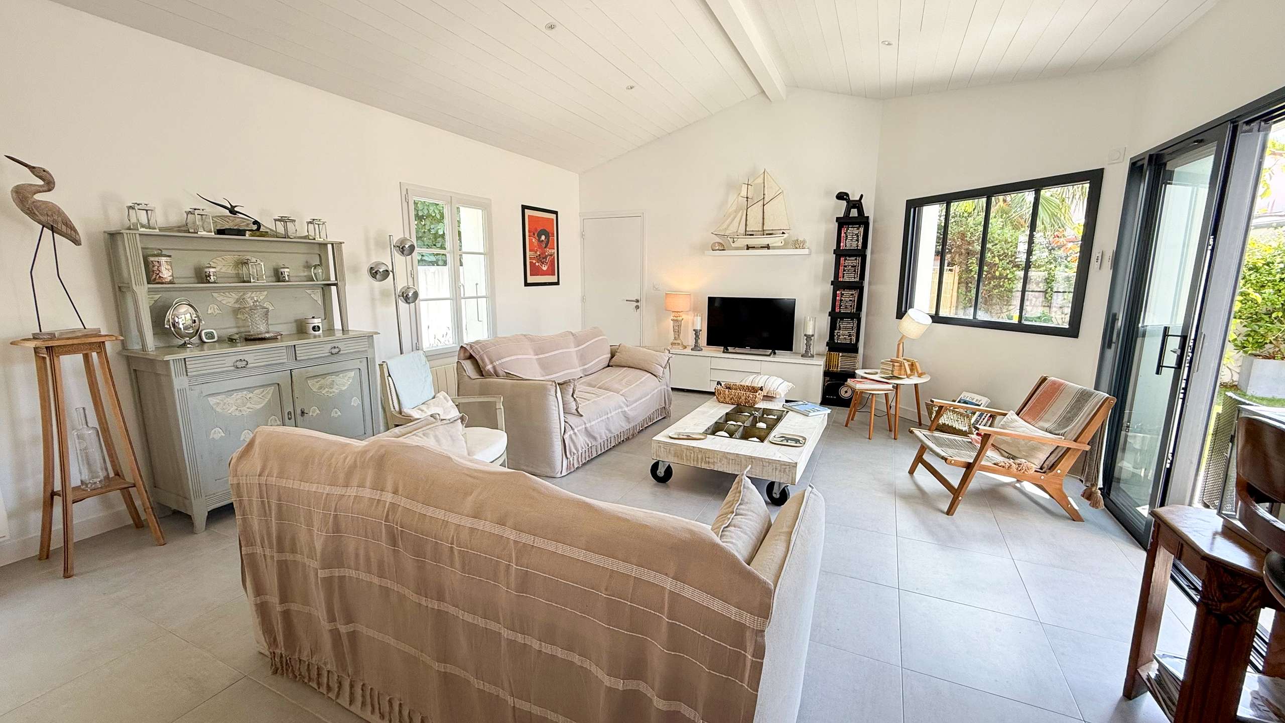 Photo 6: An accomodation located in Loix on ile de Ré.