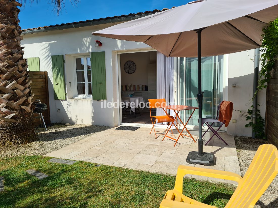 Photo 8: An accomodation located in Le Bois-Plage-en-Ré on ile de Ré.