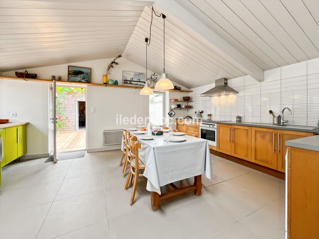 Photo 5: An accomodation located in Sainte-Marie-de-Ré on ile de Ré.
