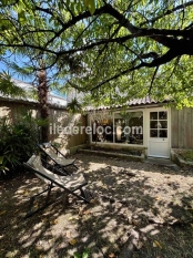 Ile de Ré:Furnished artist studio / garden in the heart of st martin de re