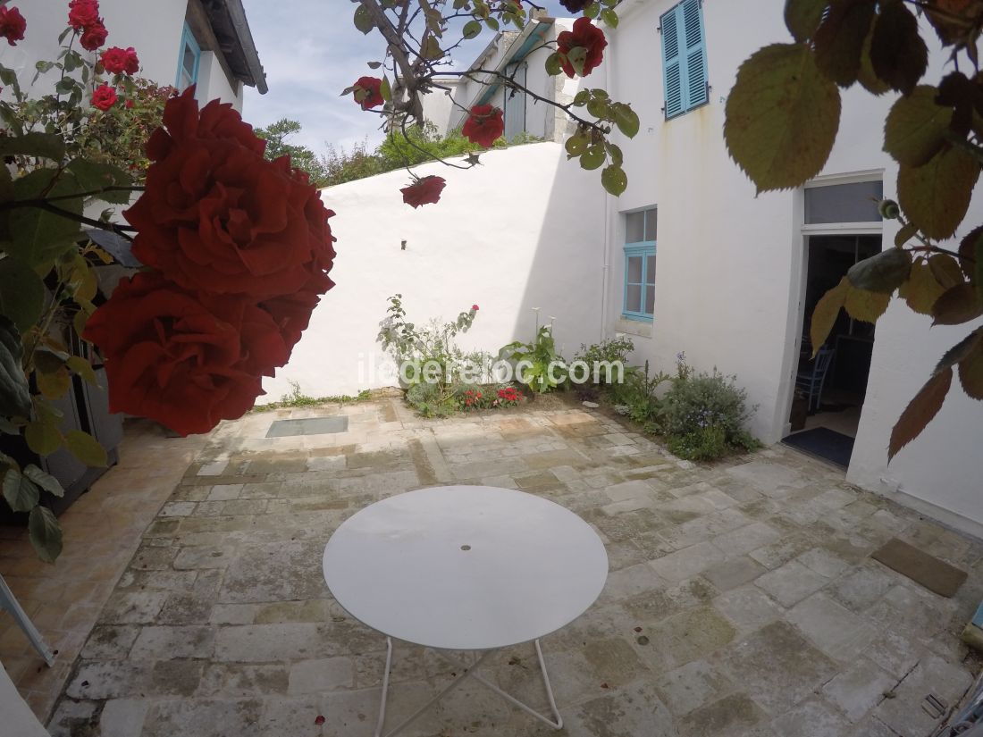 Photo 6: An accomodation located in Sainte-Marie-de-Ré on ile de Ré.