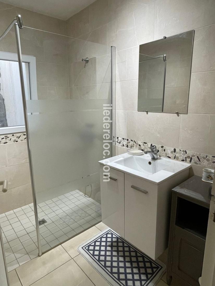 Photo 7: An accomodation located in Les Portes-en-Ré on ile de Ré.
