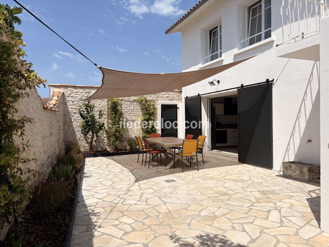 Photo 6: An accomodation located in La Flotte-en-Ré on ile de Ré.