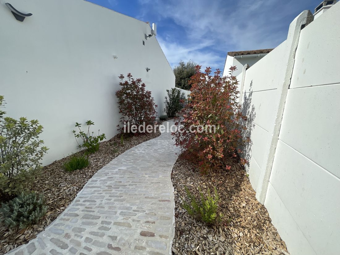 Photo 13: An accomodation located in Saint-Martin-de-Ré on ile de Ré.