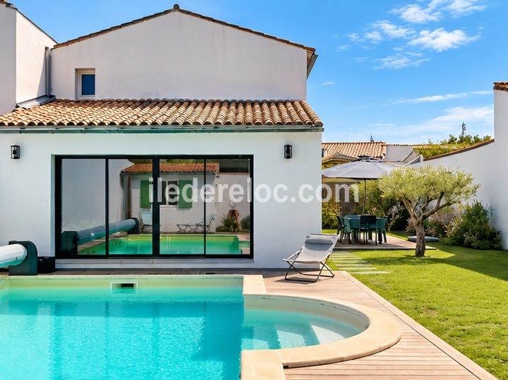 Photo 4: An accomodation located in La Flotte-en-R&eacute; on ile de R&eacute;.