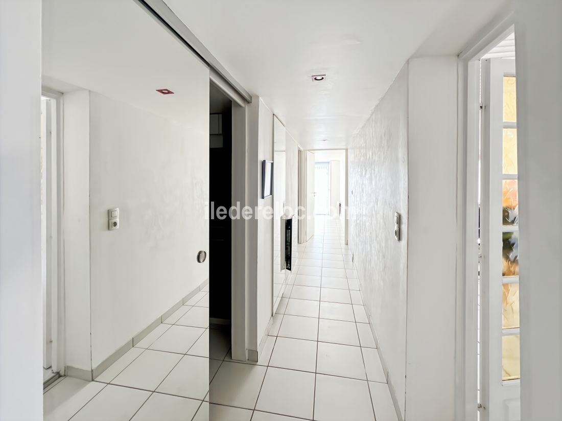 Photo 16: An accomodation located in La Flotte-en-Ré on ile de Ré.