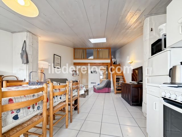 Photo 11: An accomodation located in La Flotte-en-R&eacute; on ile de R&eacute;.