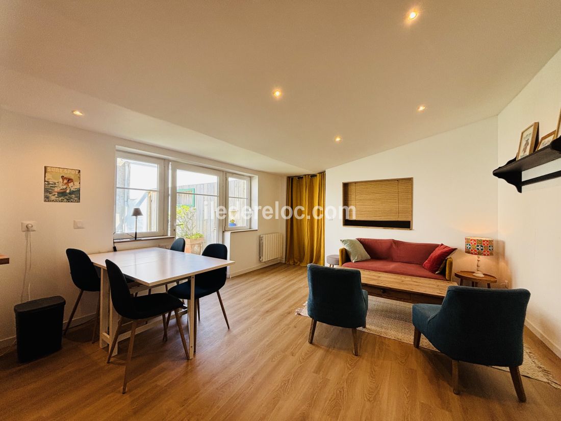 Photo 6: An accomodation located in La Couarde-sur-mer on ile de Ré.