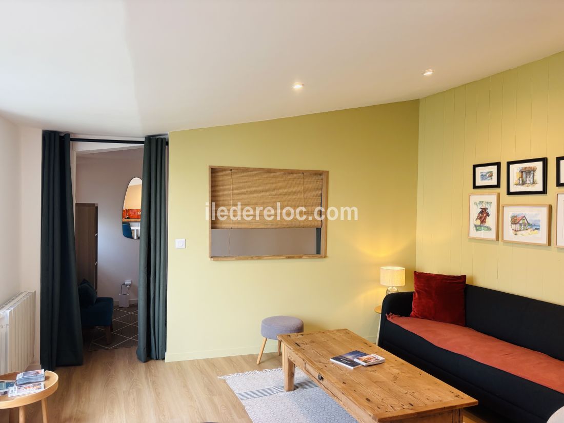 Photo 19: An accomodation located in La Couarde-sur-mer on ile de R&eacute;.