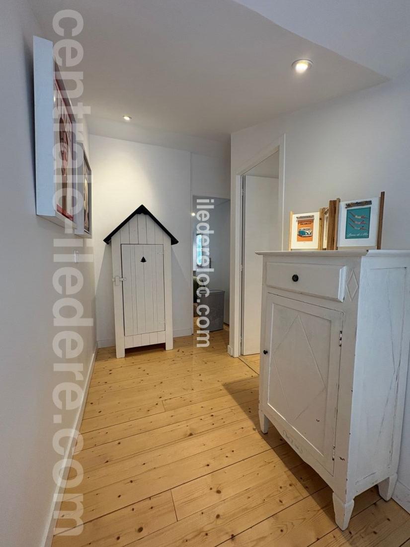 Photo 11: An accomodation located in La Couarde-sur-mer on ile de Ré.