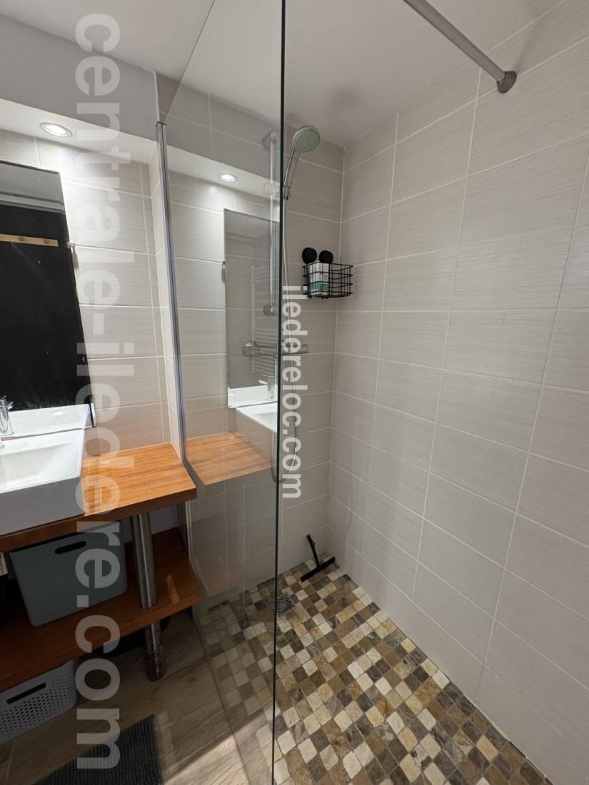 Photo 15: An accomodation located in La Couarde-sur-mer on ile de Ré.