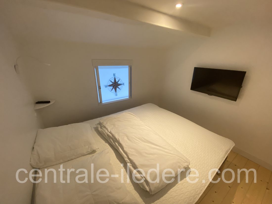 Photo 13: An accomodation located in La Couarde-sur-mer on ile de R&eacute;.