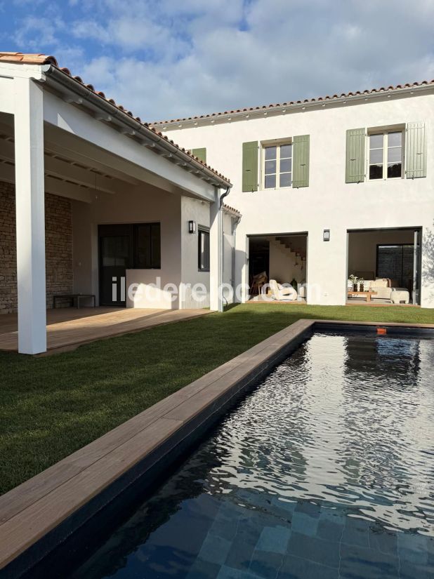 Photo 8: An accomodation located in La Flotte-en-R&eacute; on ile de R&eacute;.