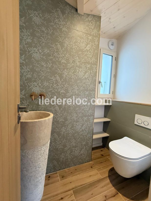 Photo 23: An accomodation located in La Flotte-en-R&eacute; on ile de R&eacute;.