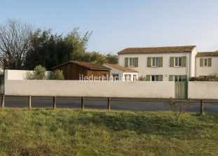 Ile de Ré:Character house in la flotte - charm and refinement - air-conditioned house