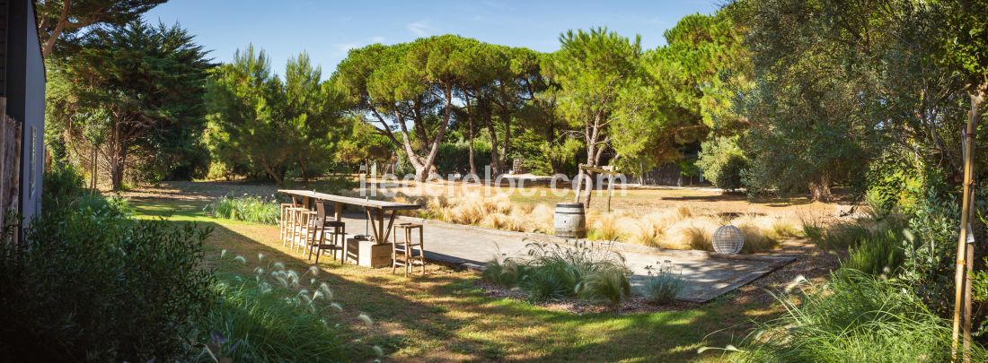 Photo 4: An accomodation located in Les Portes-en-Ré on ile de Ré.