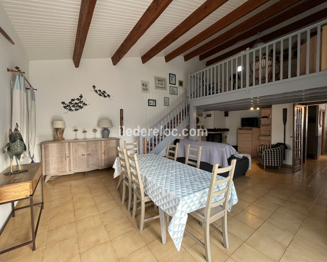 Photo 7: An accomodation located in Le Bois-Plage-en-R&eacute; on ile de R&eacute;.