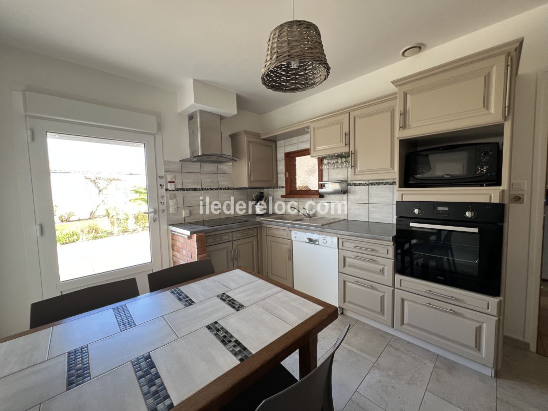 Photo 6: An accomodation located in Le Bois-Plage-en-R&eacute; on ile de R&eacute;.