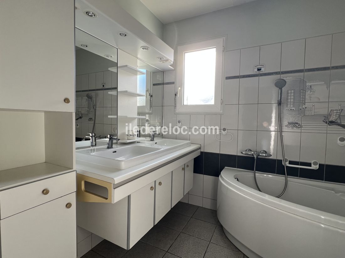 Photo 15: An accomodation located in Le Bois-Plage-en-R&eacute; on ile de R&eacute;.