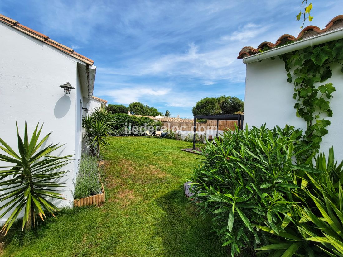 Photo 8: An accomodation located in Les Portes-en-Ré on ile de Ré.