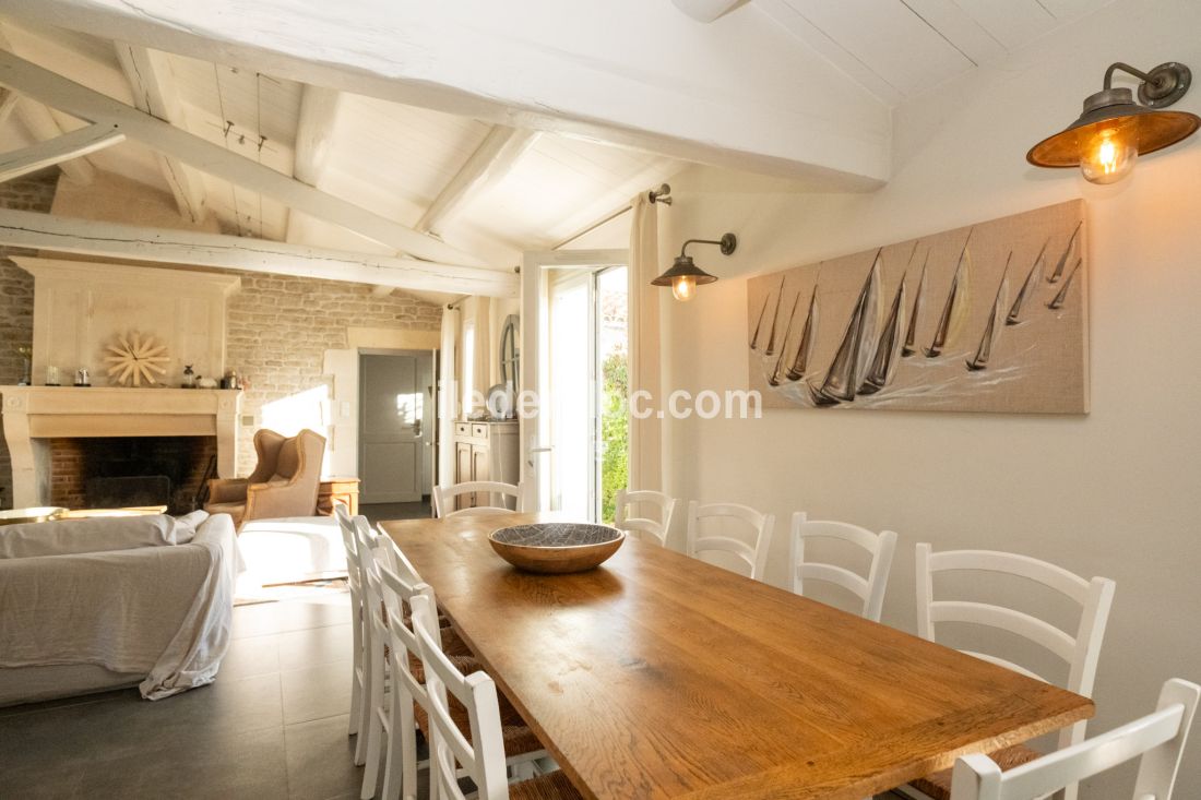 Photo 6: An accomodation located in La Couarde-sur-mer on ile de Ré.