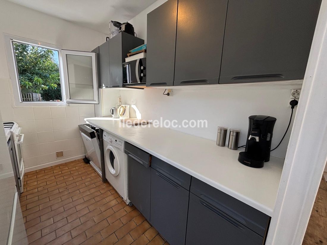 Photo 7: An accomodation located in Sainte-Marie-de-R&eacute; on ile de R&eacute;.