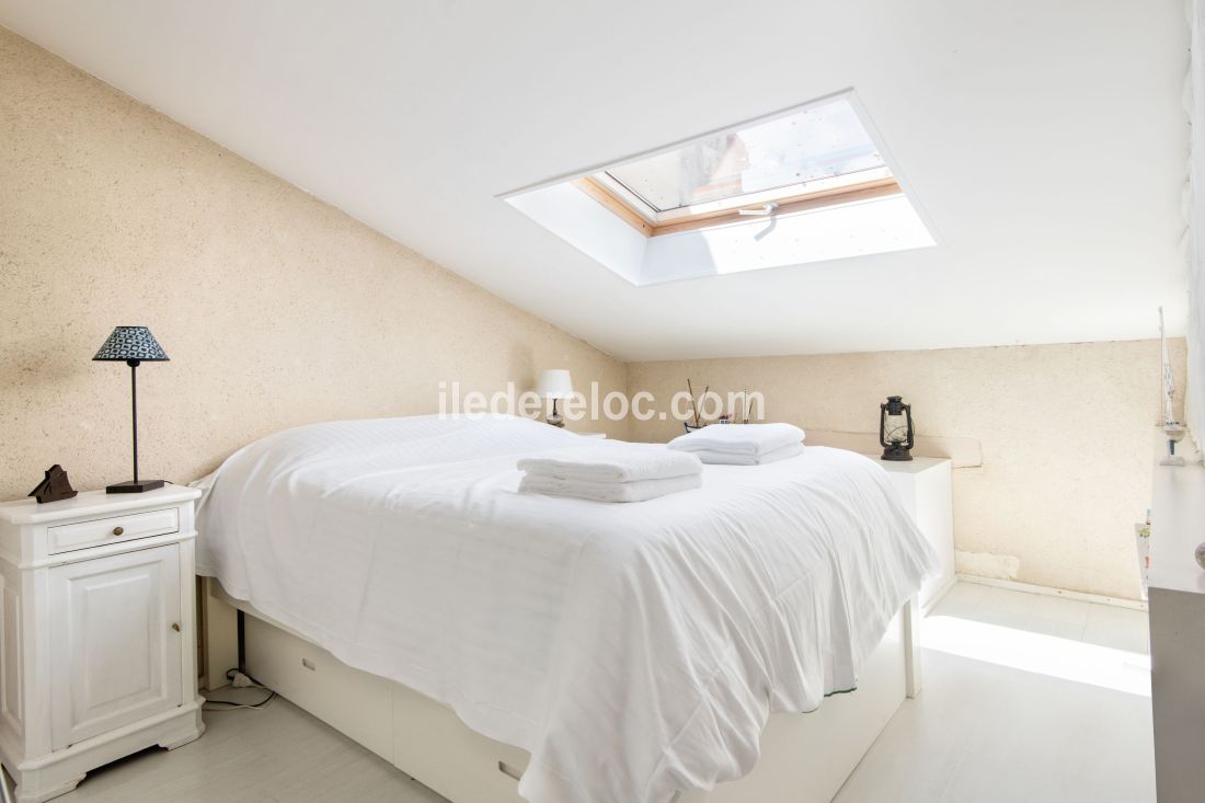 Photo 9: An accomodation located in Saint-Martin-de-R&eacute; on ile de R&eacute;.