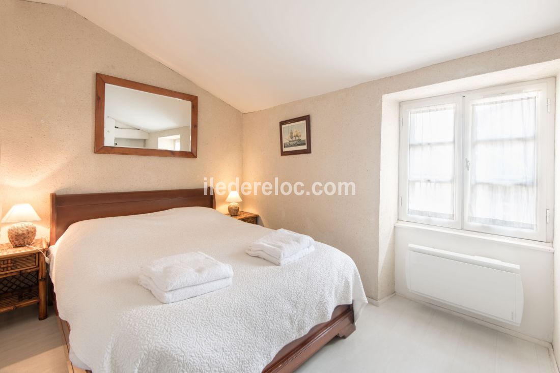 Photo 6: An accomodation located in Saint-Martin-de-R&eacute; on ile de R&eacute;.