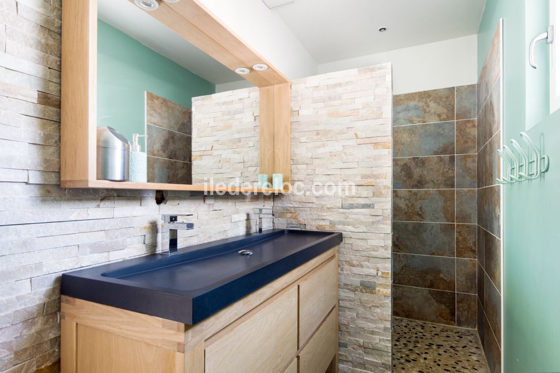 Photo 12: An accomodation located in Sainte-Marie-de-R&eacute; on ile de R&eacute;.