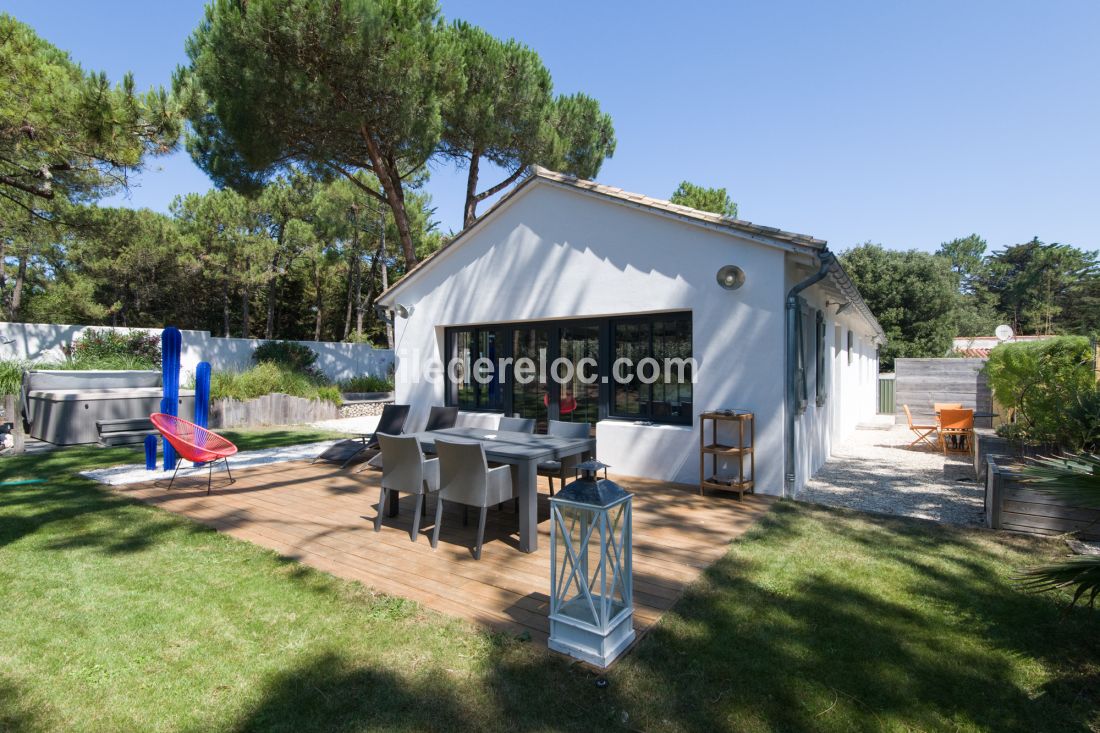 Photo 4: An accomodation located in Sainte-Marie-de-R&eacute; on ile de R&eacute;.