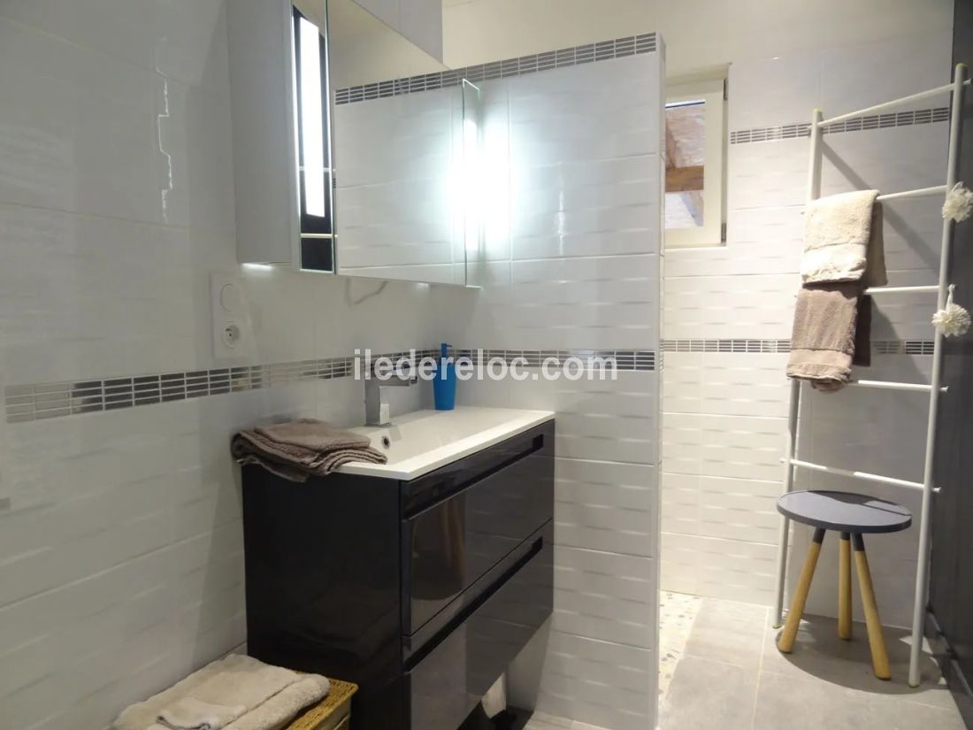 Photo 15: An accomodation located in Sainte-Marie-de-R&eacute; on ile de R&eacute;.