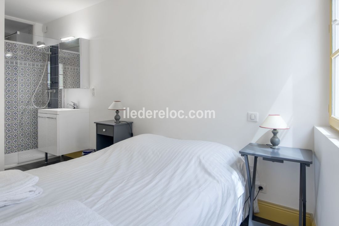 Photo 10: An accomodation located in Saint-Martin-de-R&eacute; on ile de R&eacute;.