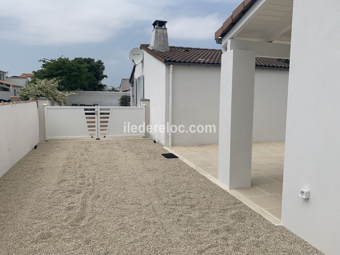 Photo 11: An accomodation located in La Couarde-sur-mer on ile de R&eacute;.