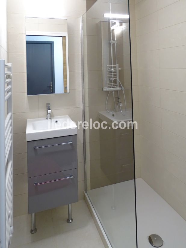 Photo 8: An accomodation located in La Flotte-en-R&eacute; on ile de R&eacute;.