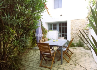 Ile de R&eacute;:Magnolia spacious house in sainte marie de re