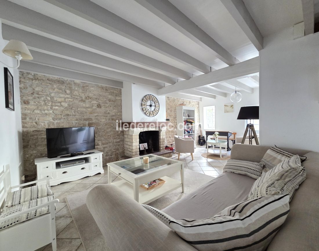 Photo 10: An accomodation located in Sainte-Marie-de-R&eacute; on ile de R&eacute;.