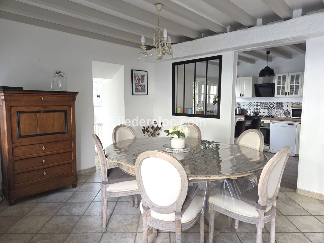 Photo 8: An accomodation located in Sainte-Marie-de-R&eacute; on ile de R&eacute;.